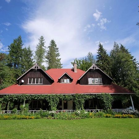 ホテル Wedgwood Manor And Glamping Retreat Crawford Bay エクステリア 写真