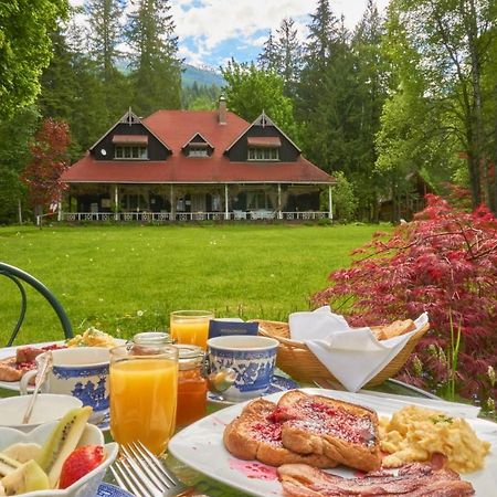 ホテル Wedgwood Manor And Glamping Retreat Crawford Bay エクステリア 写真