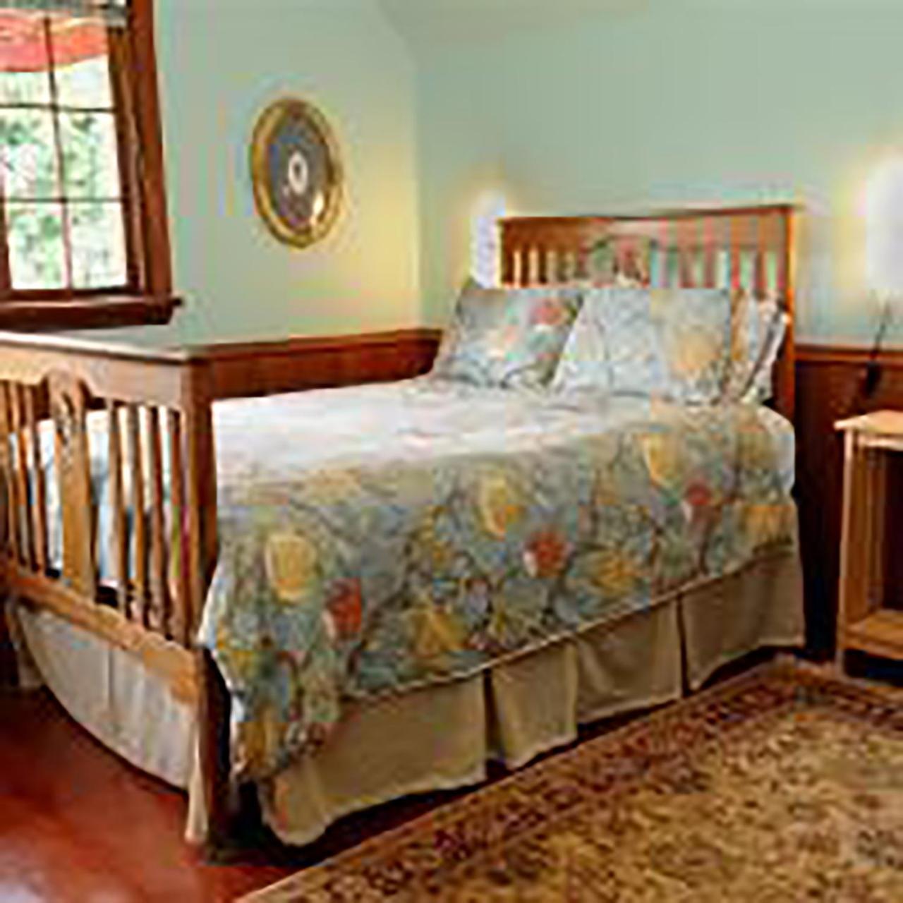ホテル Wedgwood Manor And Glamping Retreat Crawford Bay エクステリア 写真