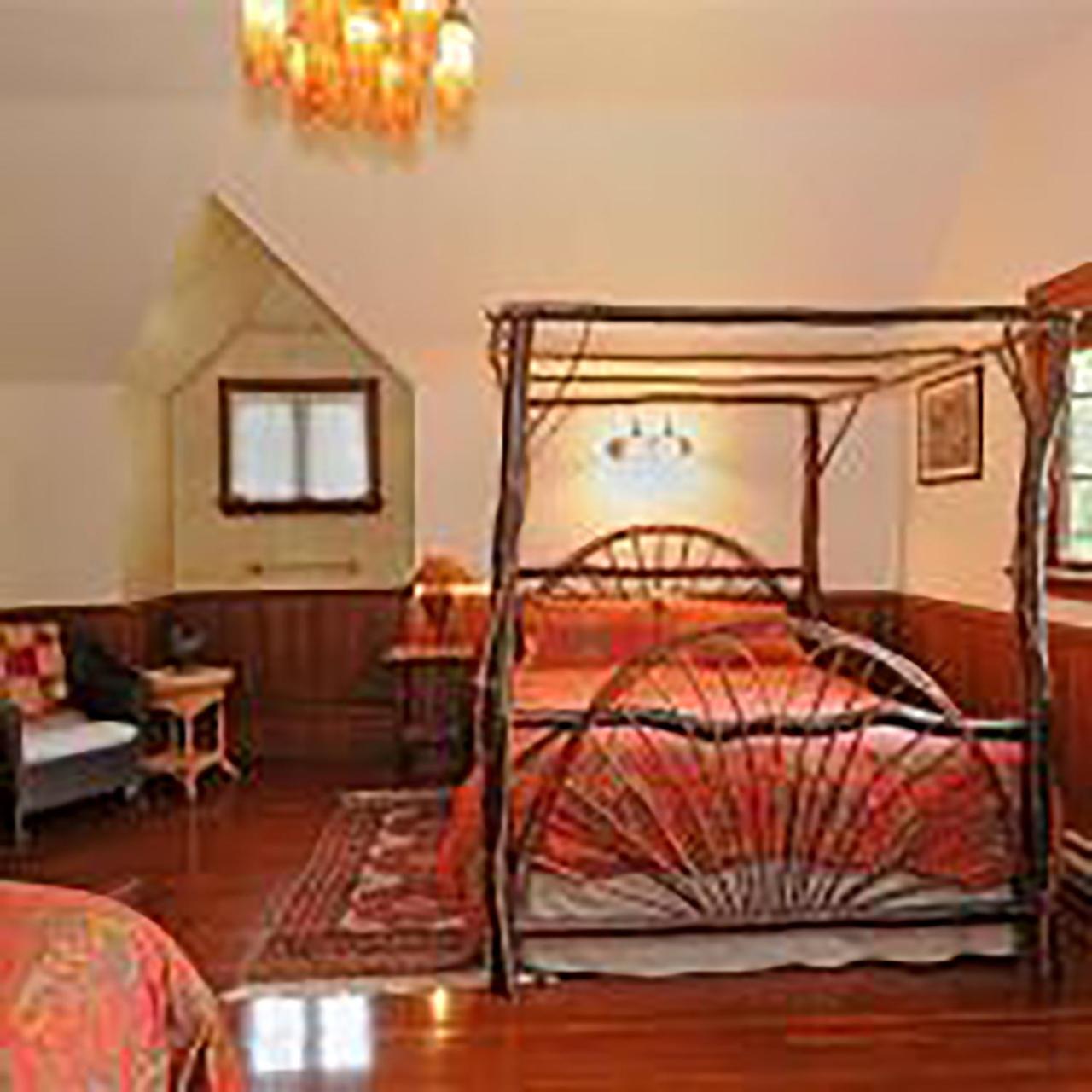 ホテル Wedgwood Manor And Glamping Retreat Crawford Bay エクステリア 写真