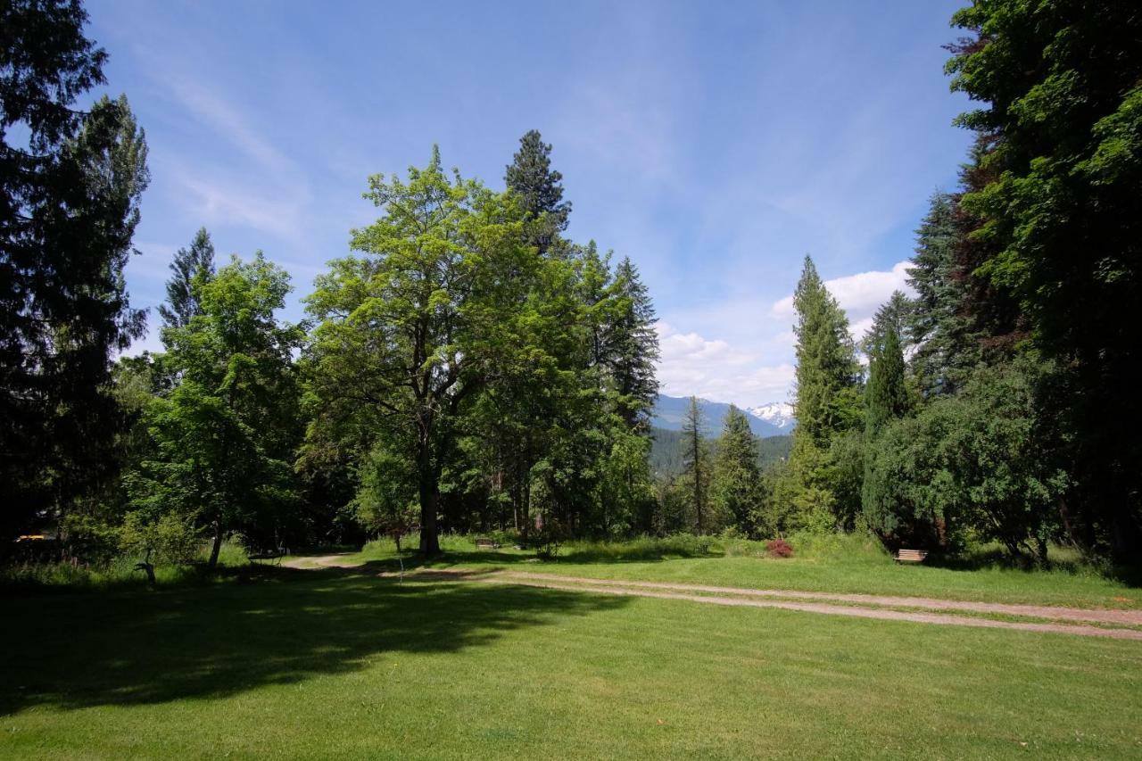ホテル Wedgwood Manor And Glamping Retreat Crawford Bay エクステリア 写真