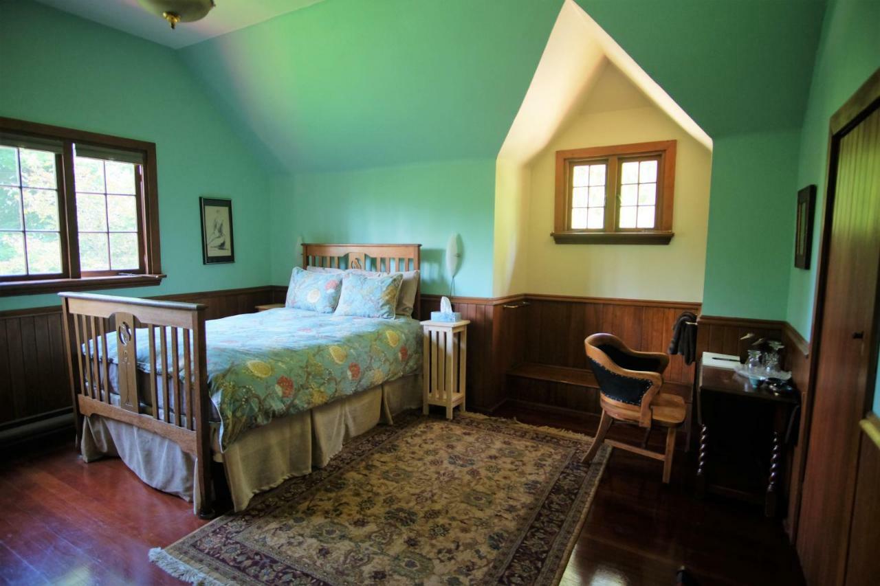 ホテル Wedgwood Manor And Glamping Retreat Crawford Bay エクステリア 写真