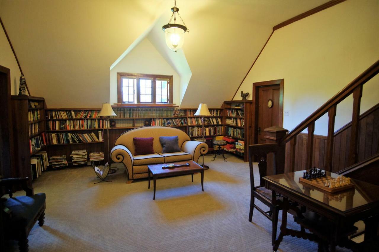 ホテル Wedgwood Manor And Glamping Retreat Crawford Bay エクステリア 写真