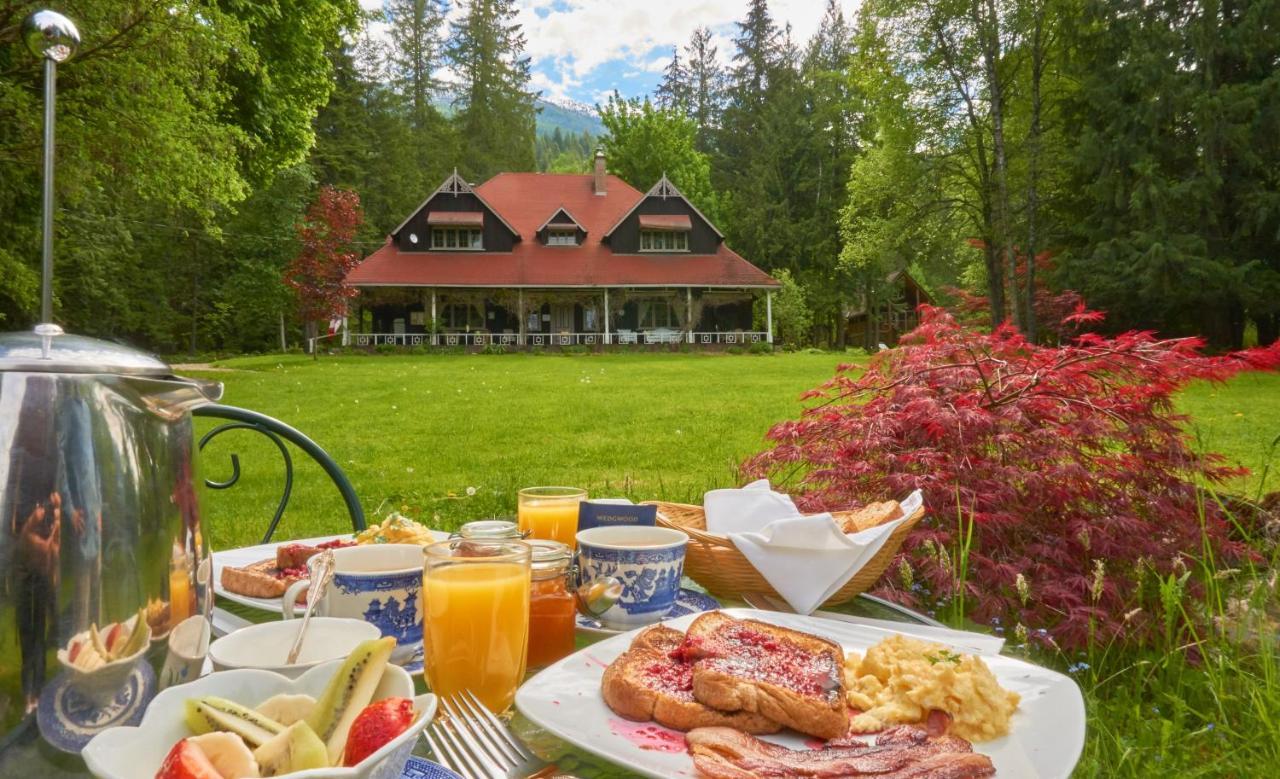 ホテル Wedgwood Manor And Glamping Retreat Crawford Bay エクステリア 写真