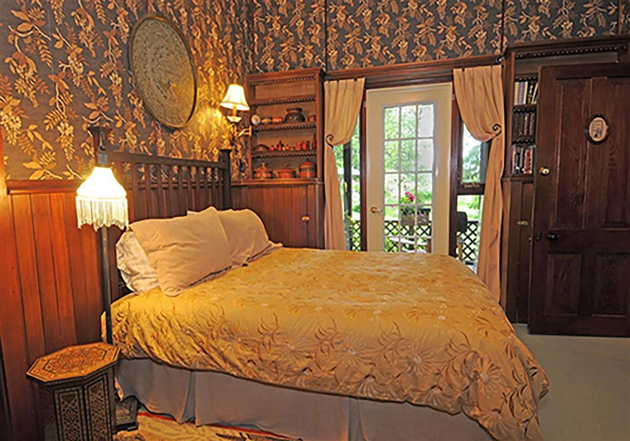 ホテル Wedgwood Manor And Glamping Retreat Crawford Bay エクステリア 写真